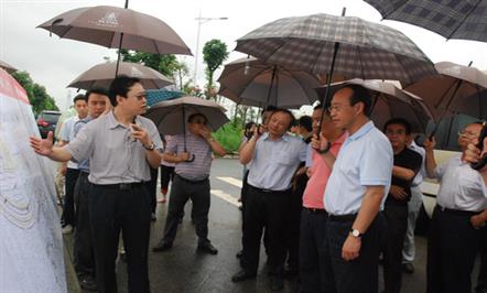 吴靖平在川汽新能源基地调研