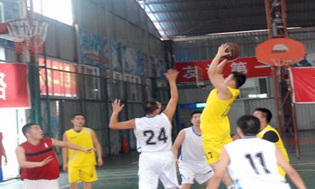 以球会友 赛出友谊 促进感情