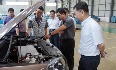 四川省总工会党组成员、副主席彭闯到富临集团考察调研