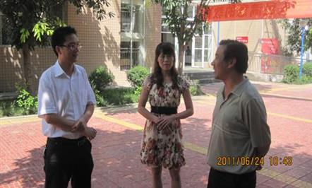 传承抗震救灾精神 捐书安县永盛学校 