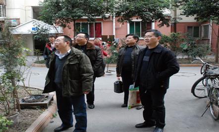 集团公司高管节前慰问困难职工